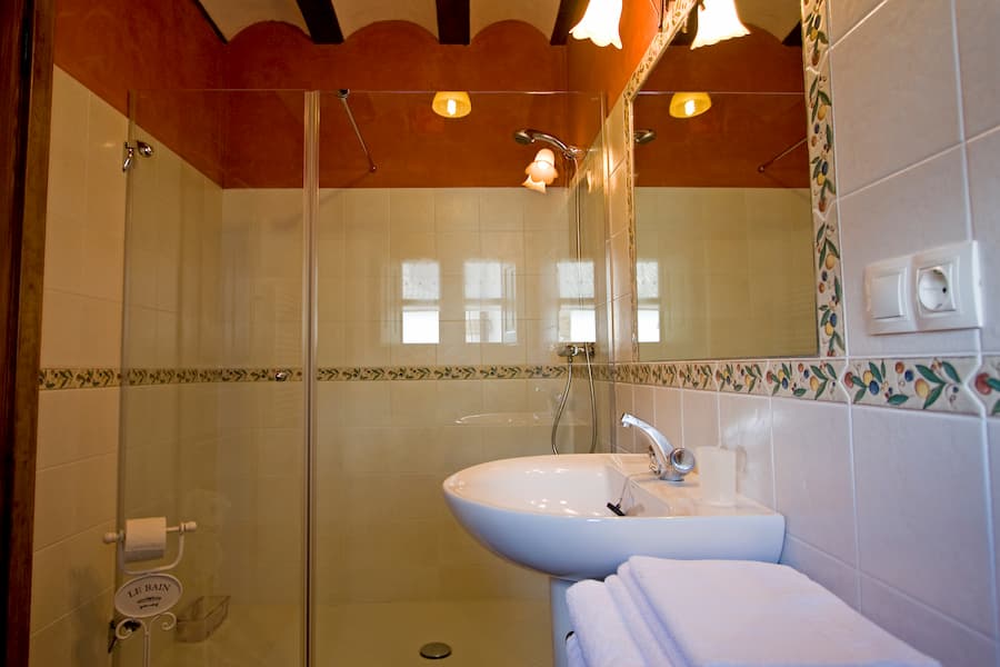 Baño habitación estándar - Casa rural Zigako Etxezuria